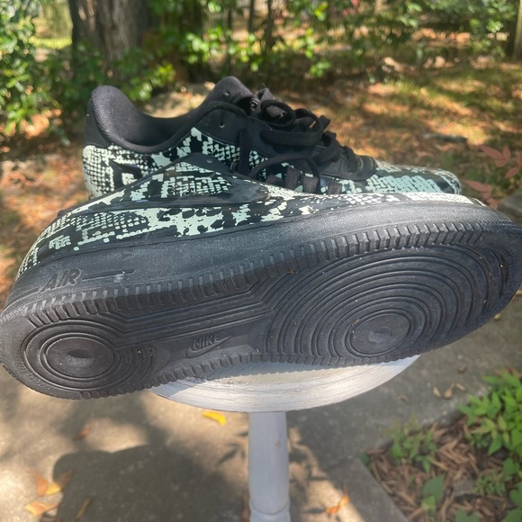 Nike Air Force 1 Black and White Snakeskin Foamposite Sneakers